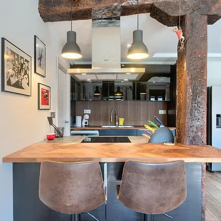19th Comfort Flat By Next Stop Apartment