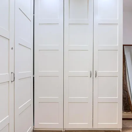 19th Comfort Flat By Next Stop Apartment