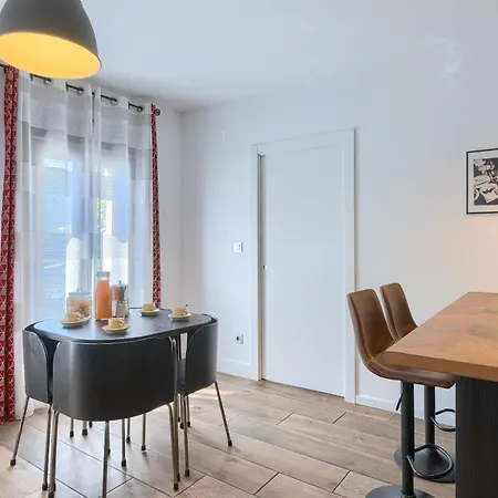 19th Comfort Flat By Next Stop Apartment *